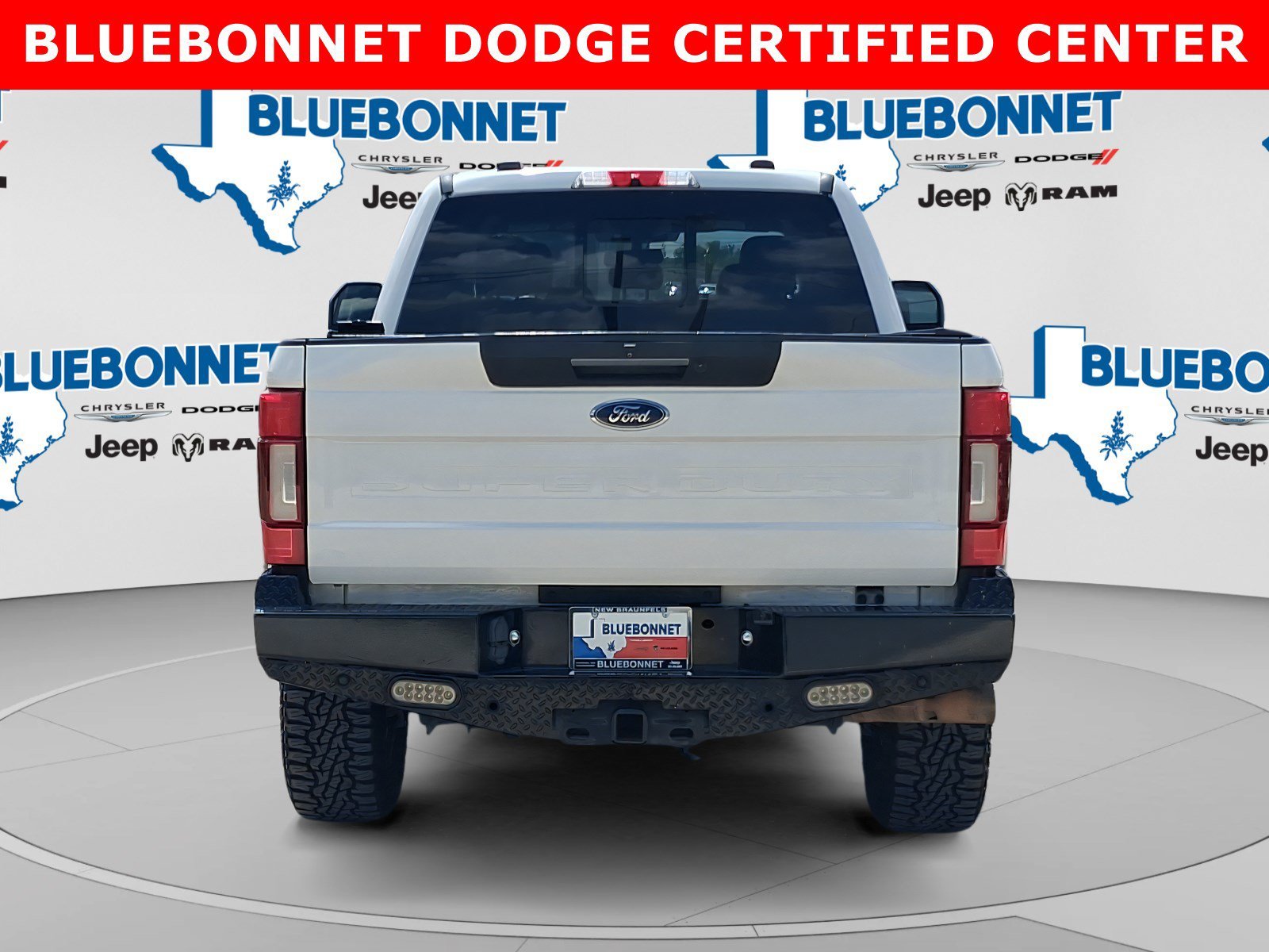 Used 2021 Star White Metallic Tri-Coat Ford LARIAT image 6