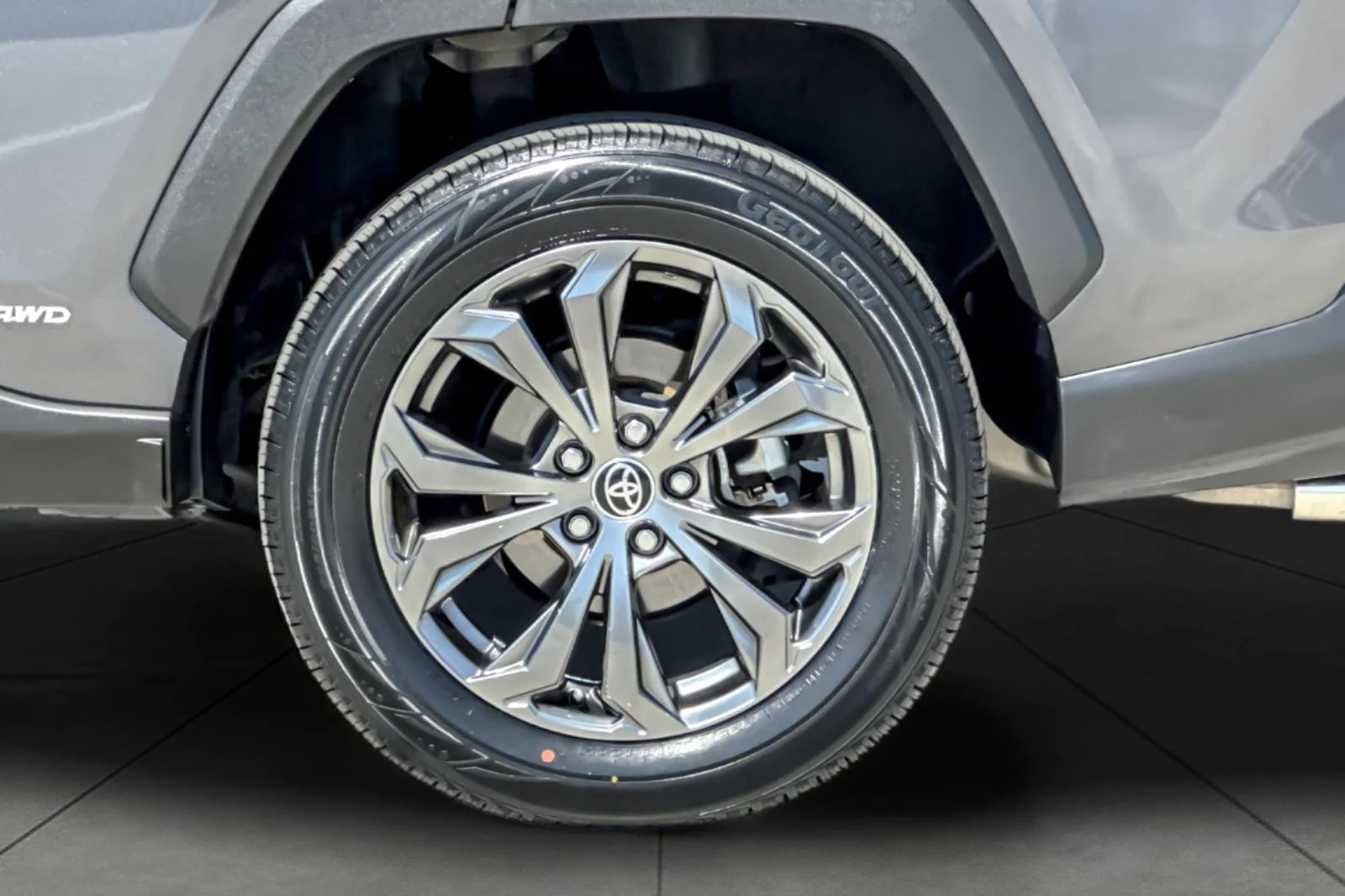 Used 2022 GRAY METALLIC Toyota Hybrid XLE Premium image 25