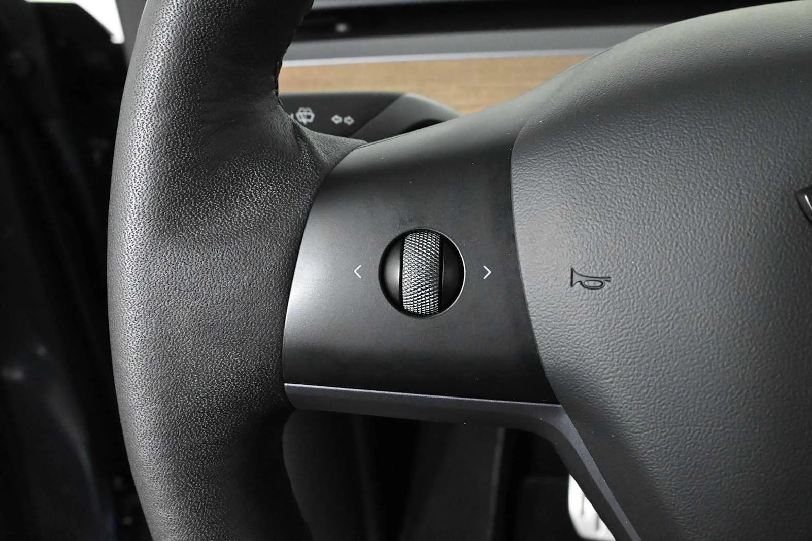 Used 2022  Tesla Performance image 22