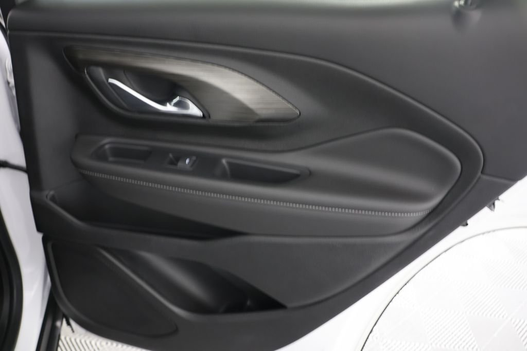Used 2023 White GMC SLE image 26