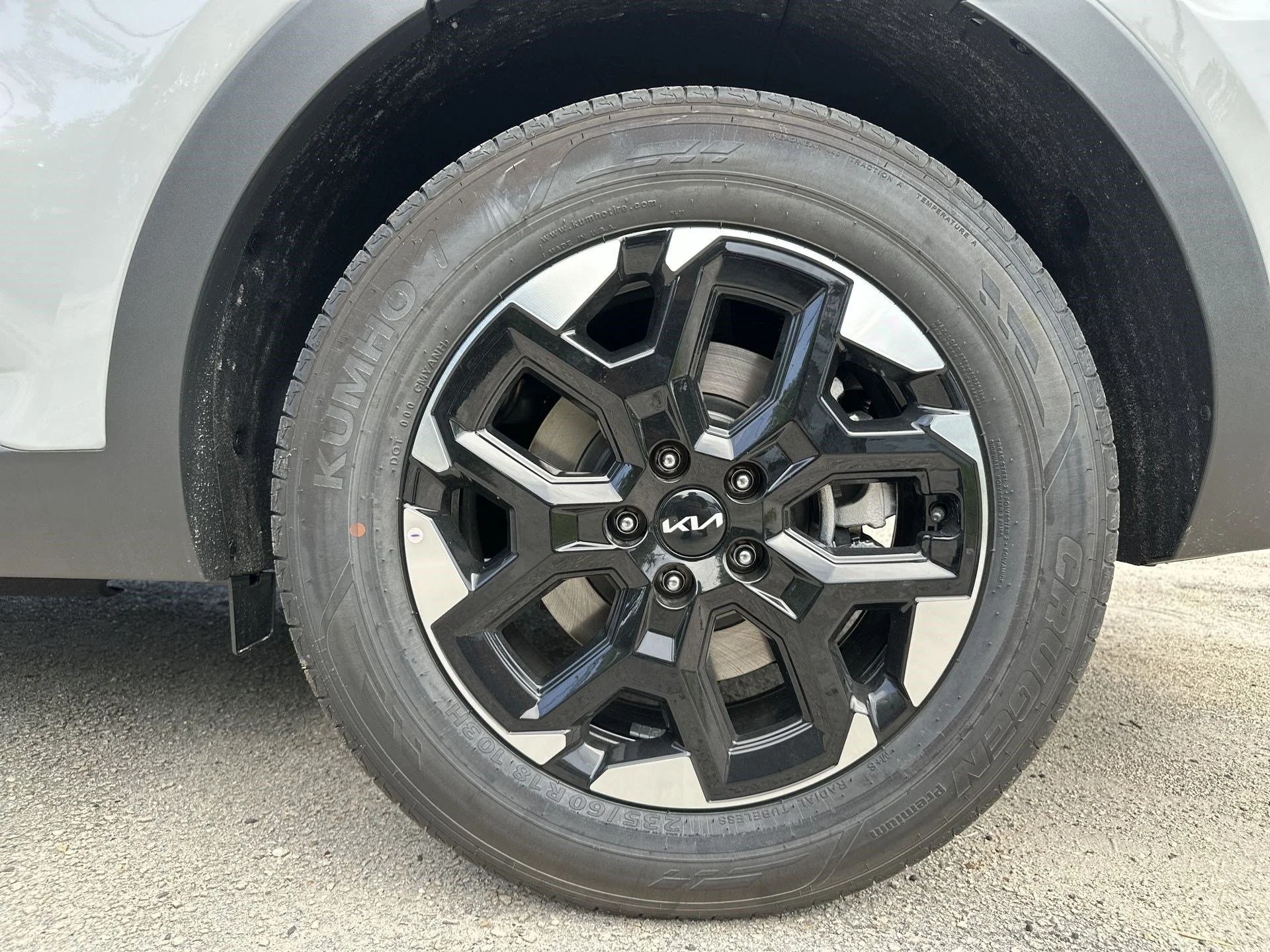 New 2026 Wolf Gray Kia S image 11
