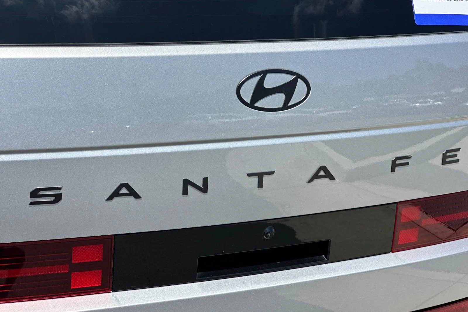 Certified Used 2025 Shimmering Silver Pearl Hyundai Calligraphy image 28
