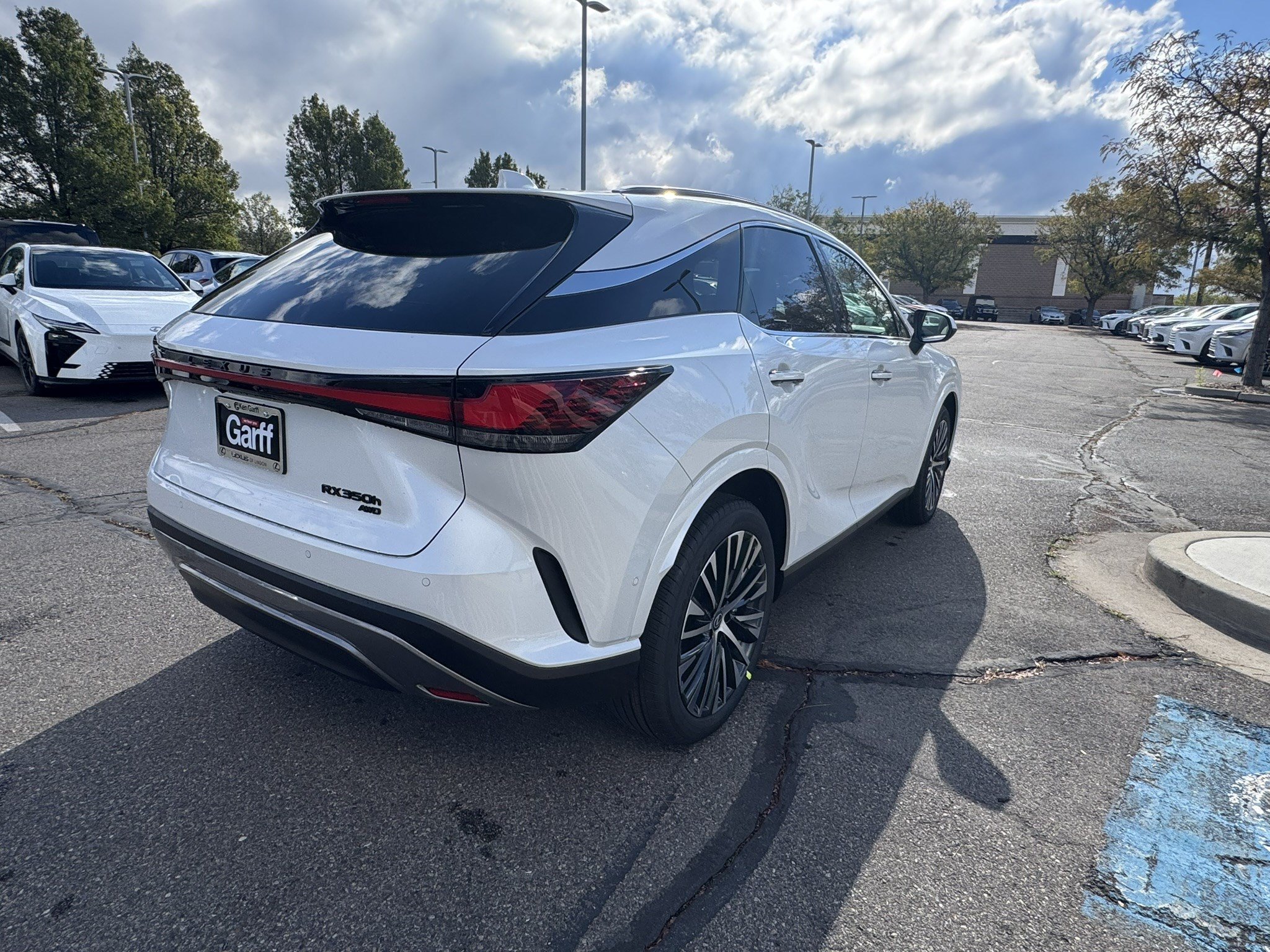 New 2026 Eminent White Pearl Lexus PREMIUM PLUS image 7