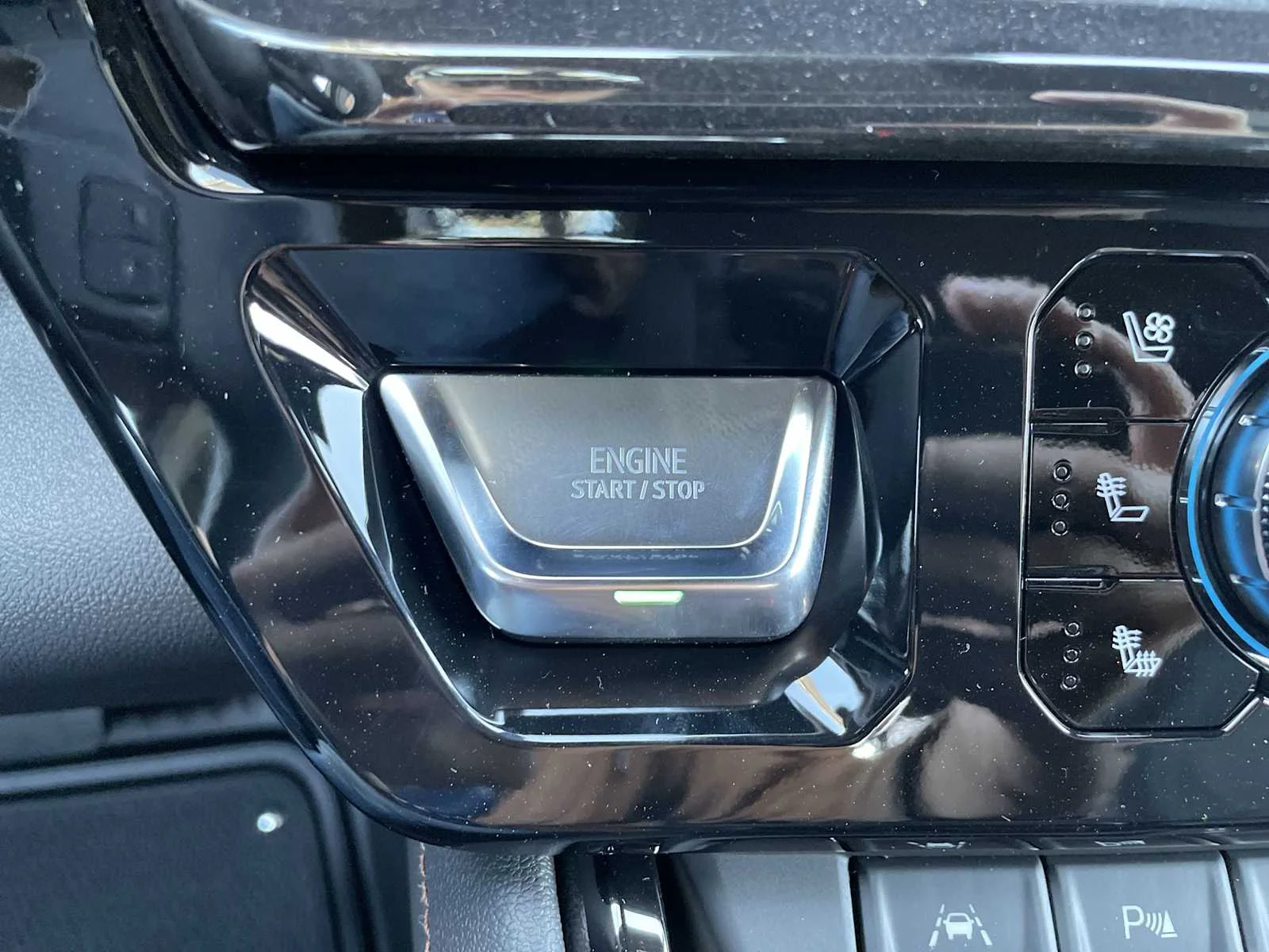 New 2026 Sterling Metallic GMC AT4 image 17