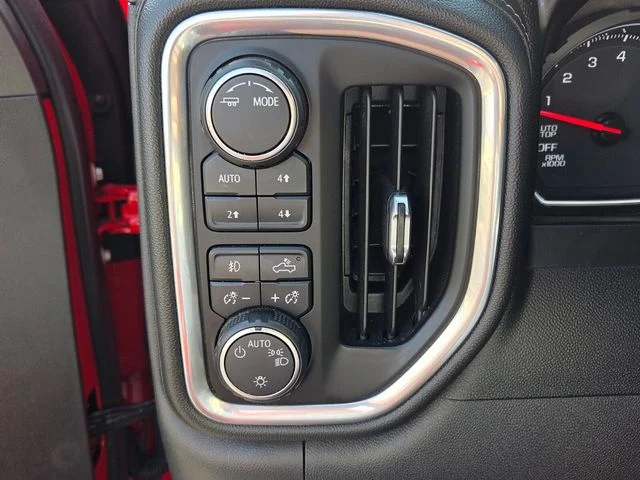 Used 2021 Red Chevrolet RST image 27