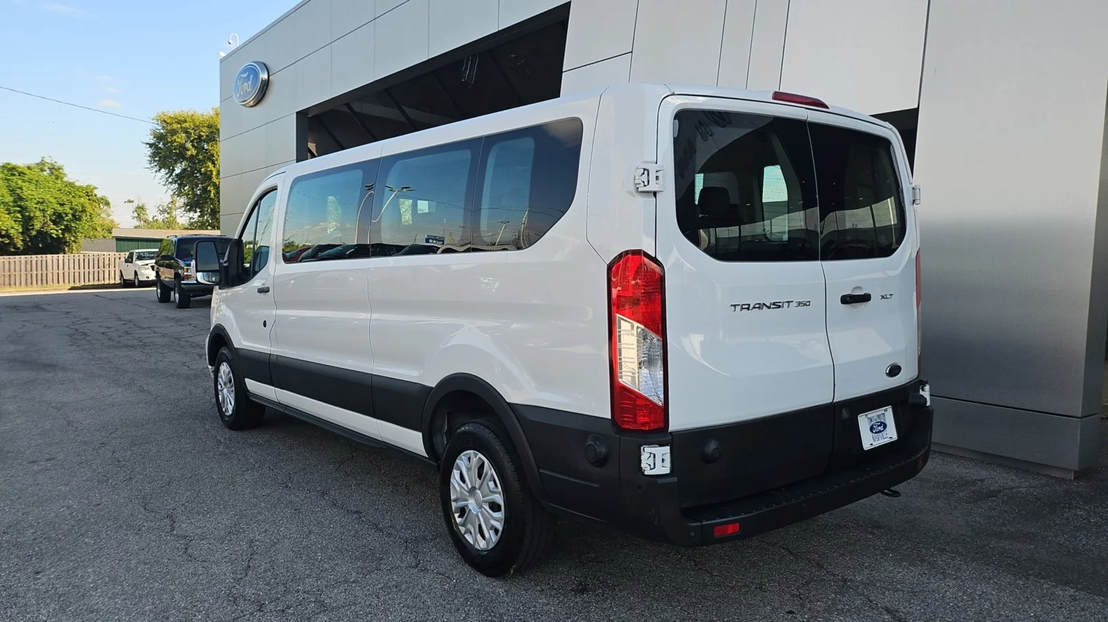 Used 2024 Oxford White Clearcoat Ford XLT RWD image 3