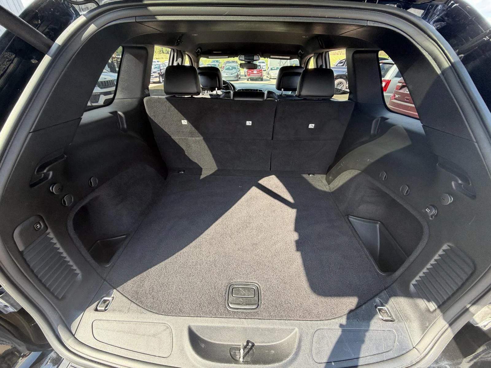 Used 2020 Diamond Black Crystal Pearlcoat Jeep Altitude image 20
