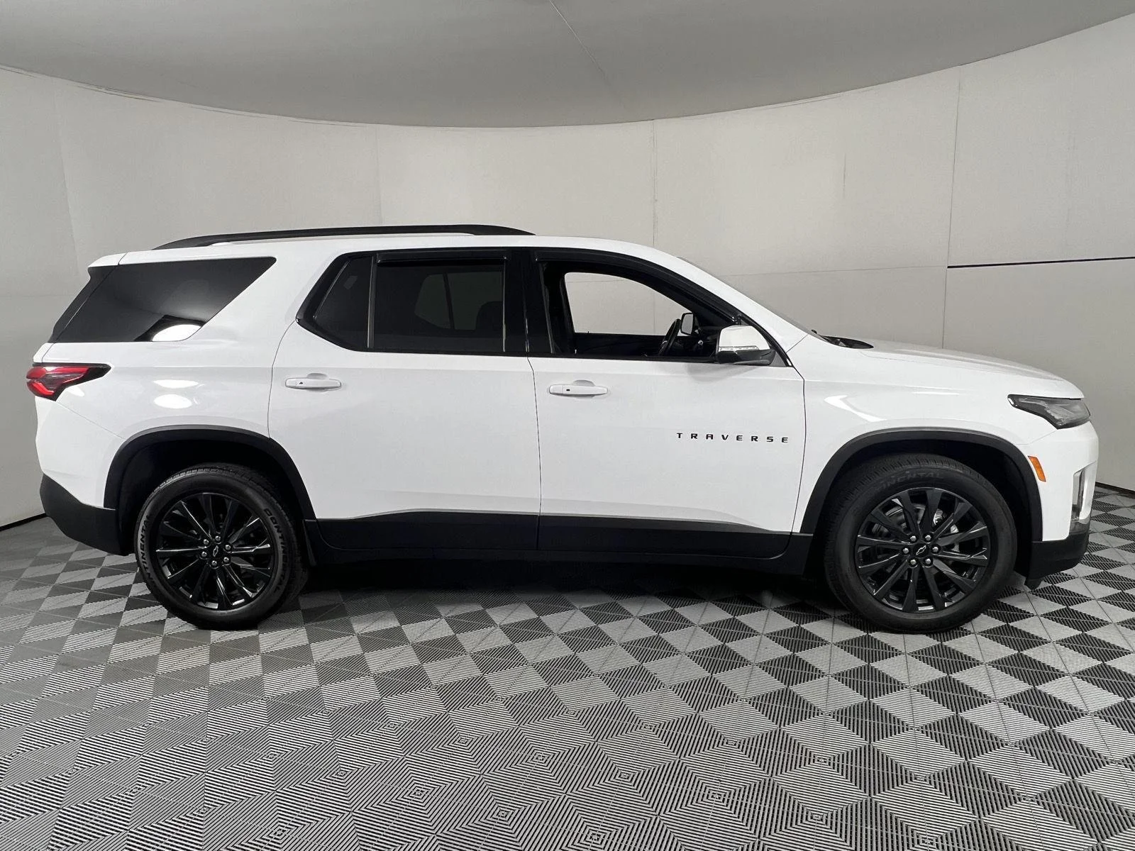 Used 2023 Summit White Chevrolet RS image 13