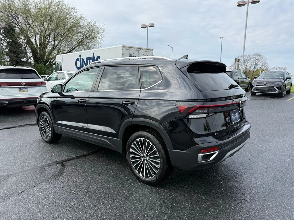 2025 Volkswagen Taos SE - Photo 14