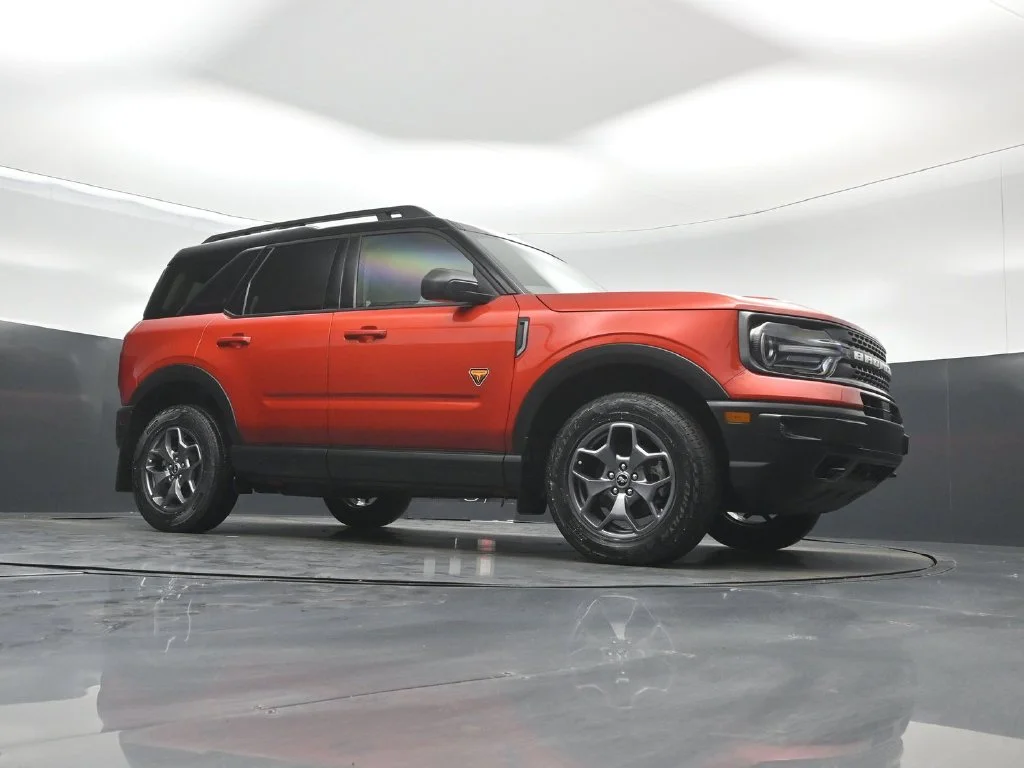 Used 2023 Red Ford Badlands image 3