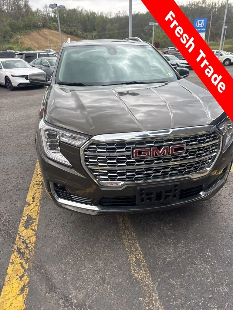 Used 2023 Brown GMC Denali image 1