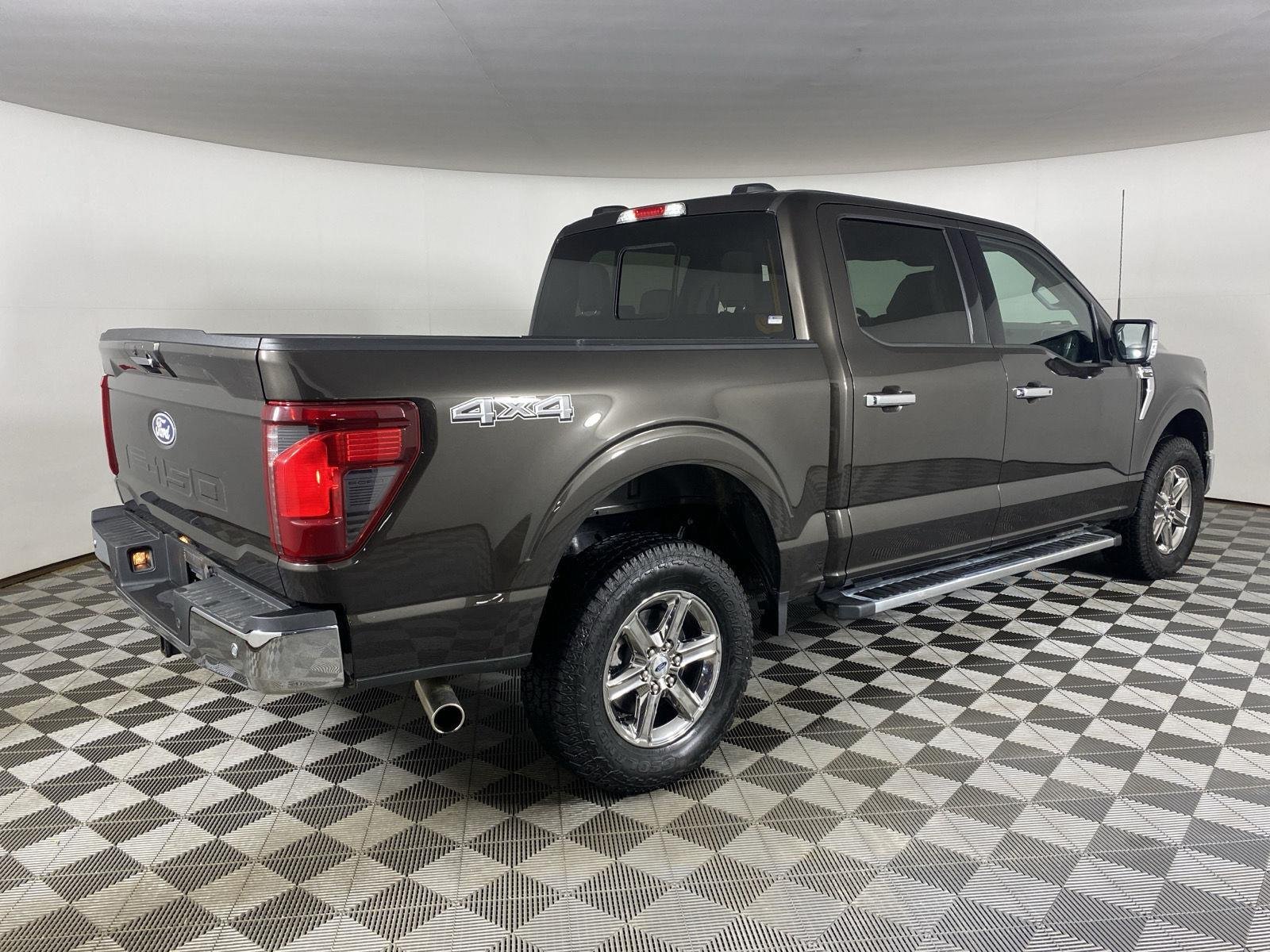 Used 2024 Darkened Bronze Ford XLT image 17