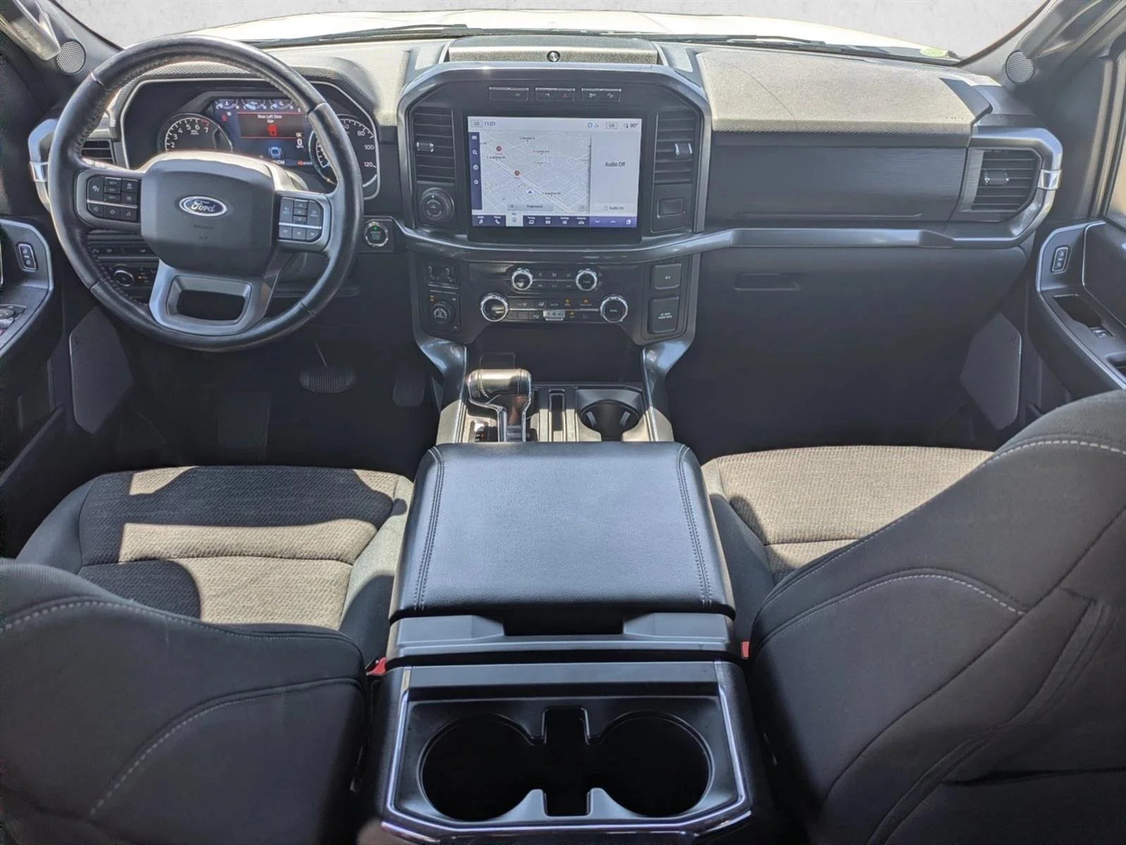 Used 2022 Oxford White Clearcoat Ford XLT image 19