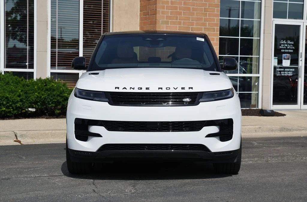 Used 2026 White Land Rover SE image 4