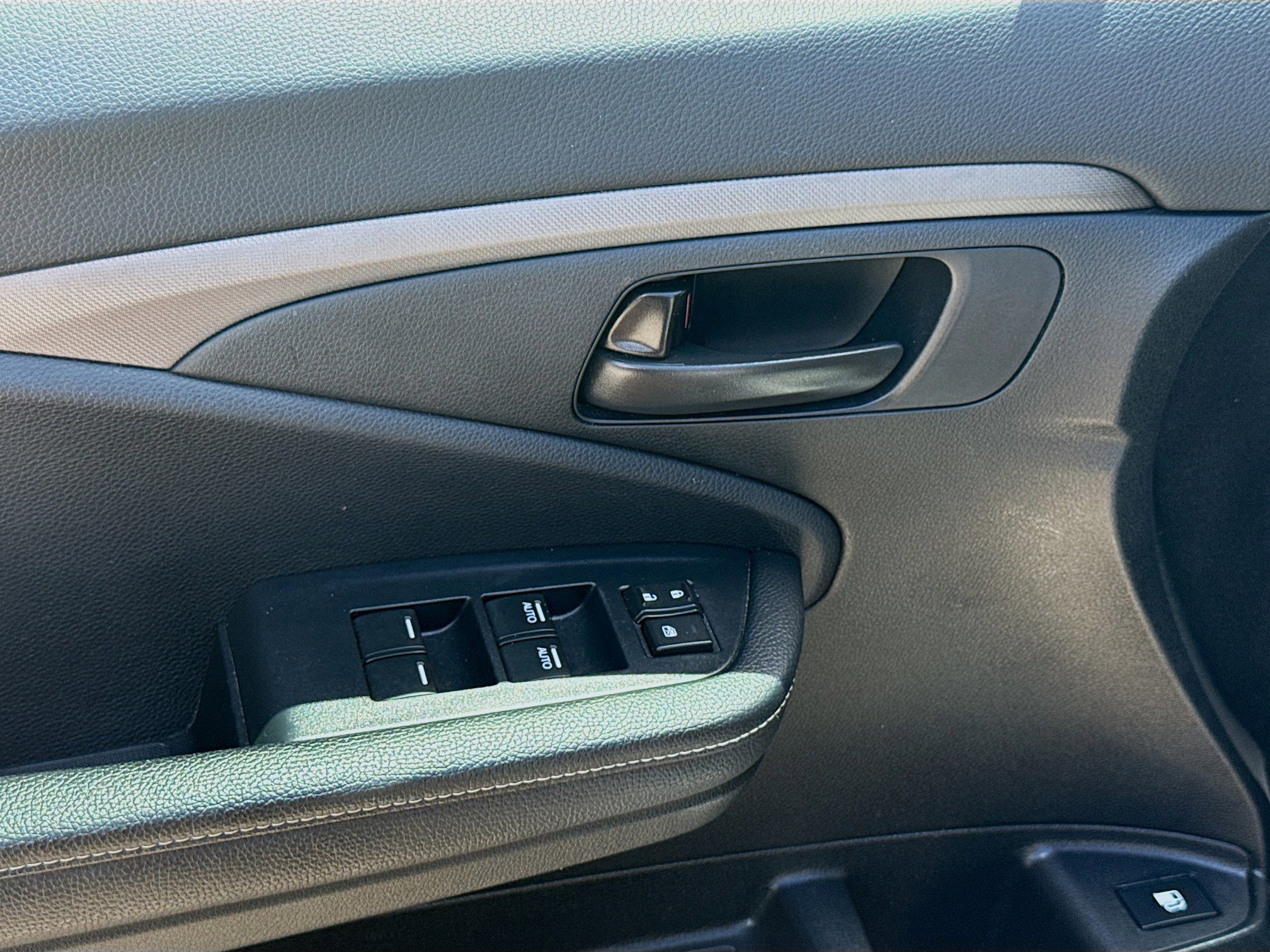 2025 Honda Ridgeline Sport - Photo 16