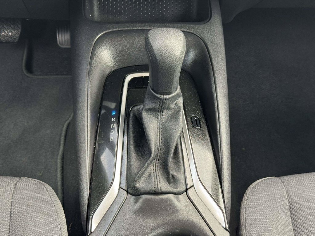 Used 2025 White Toyota LE image 8