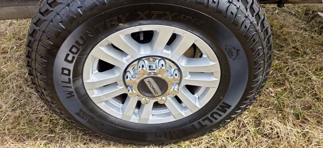 Used 2019 White Ford XL image 12