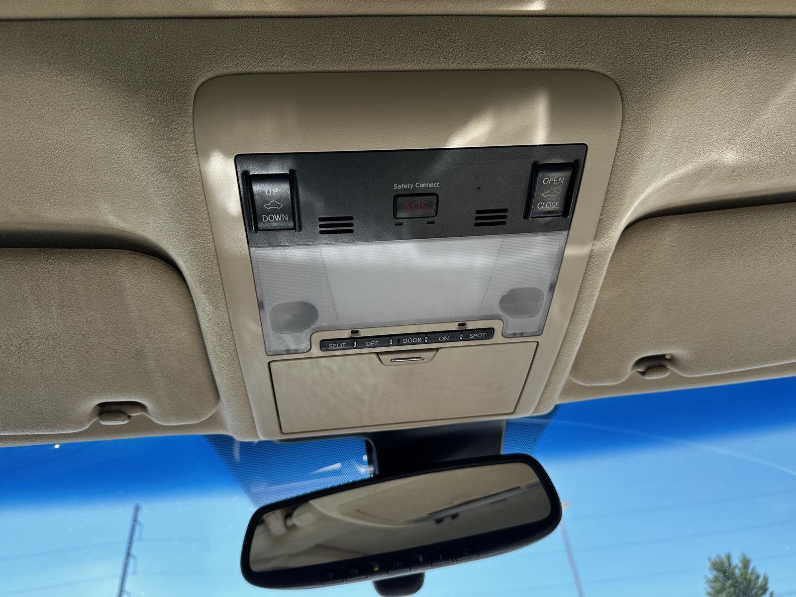 Used 2013 Satin Cashmere Metallic Lexus  image 32