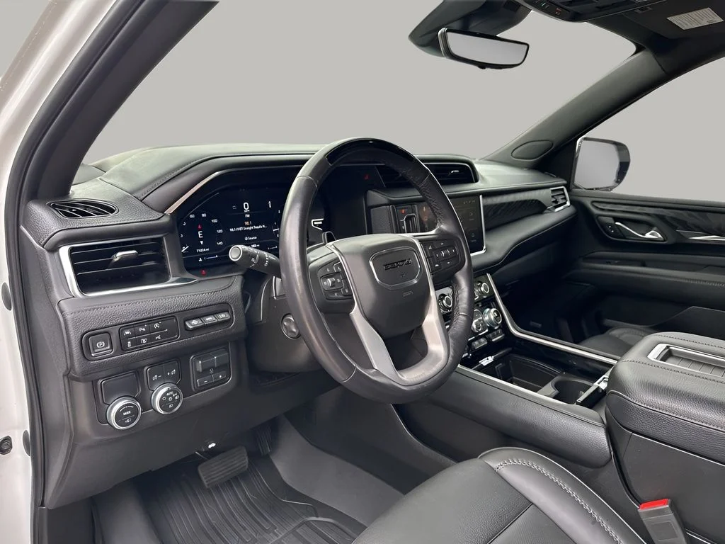 Used 2023 White GMC Denali image 26