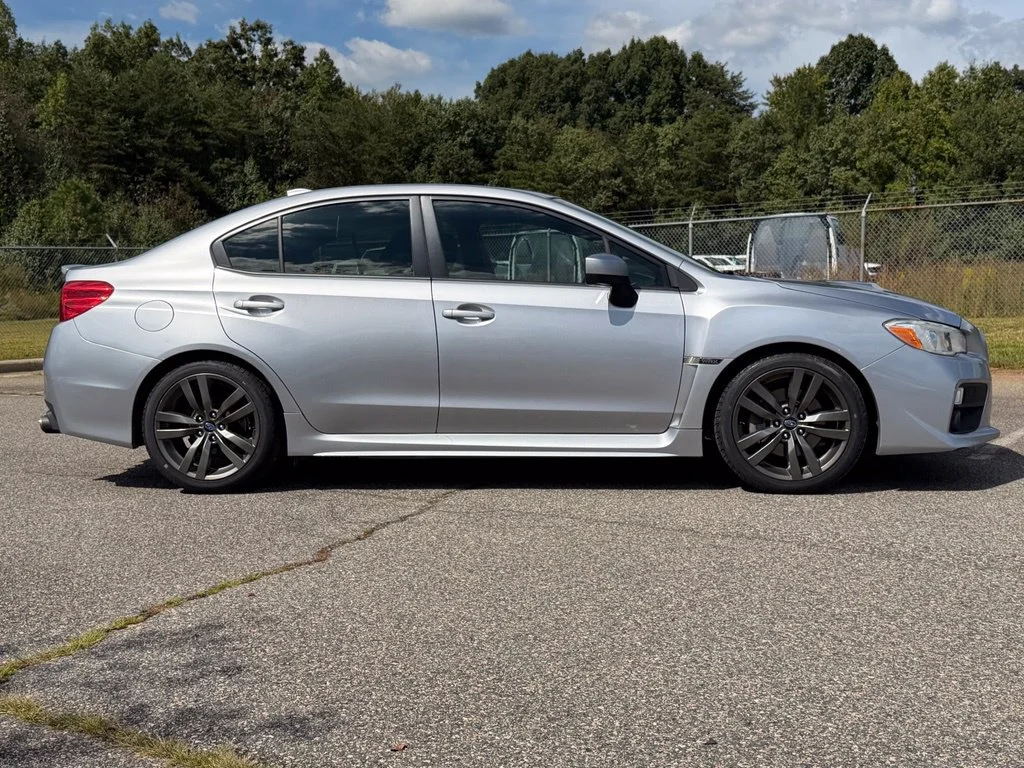 Used 2017 Silver Subaru Premium image 31