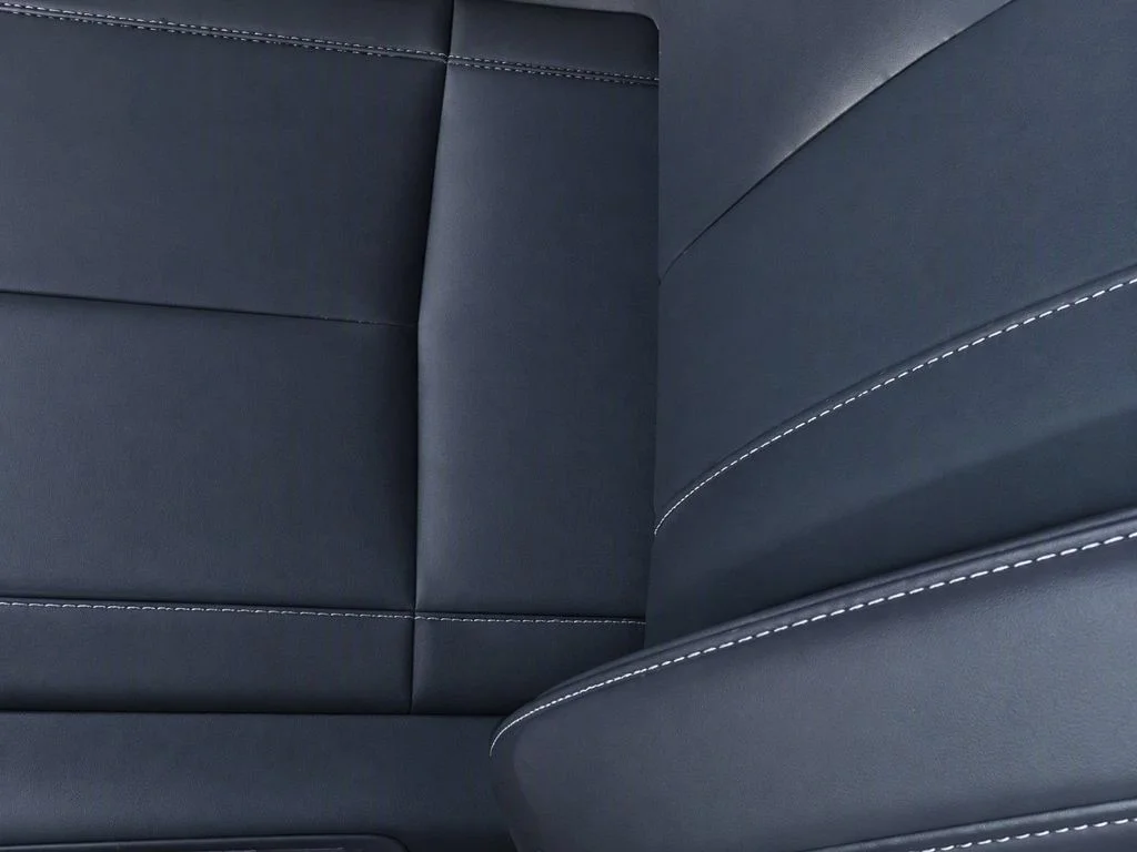 Used 2024 Silver INFINITI LUXE image 27