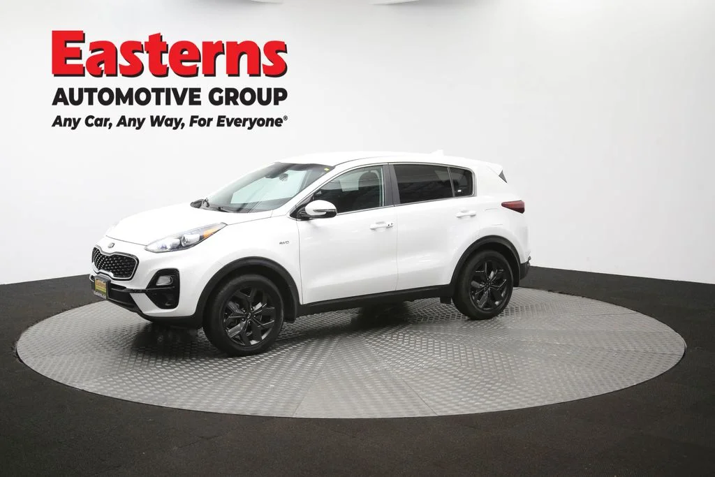 Used 2022 White Kia LX image 55