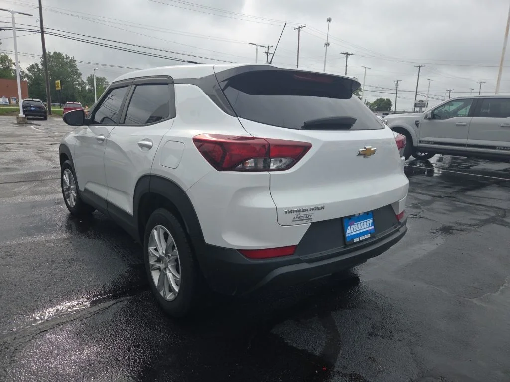 Used 2021 White Chevrolet LS image 7