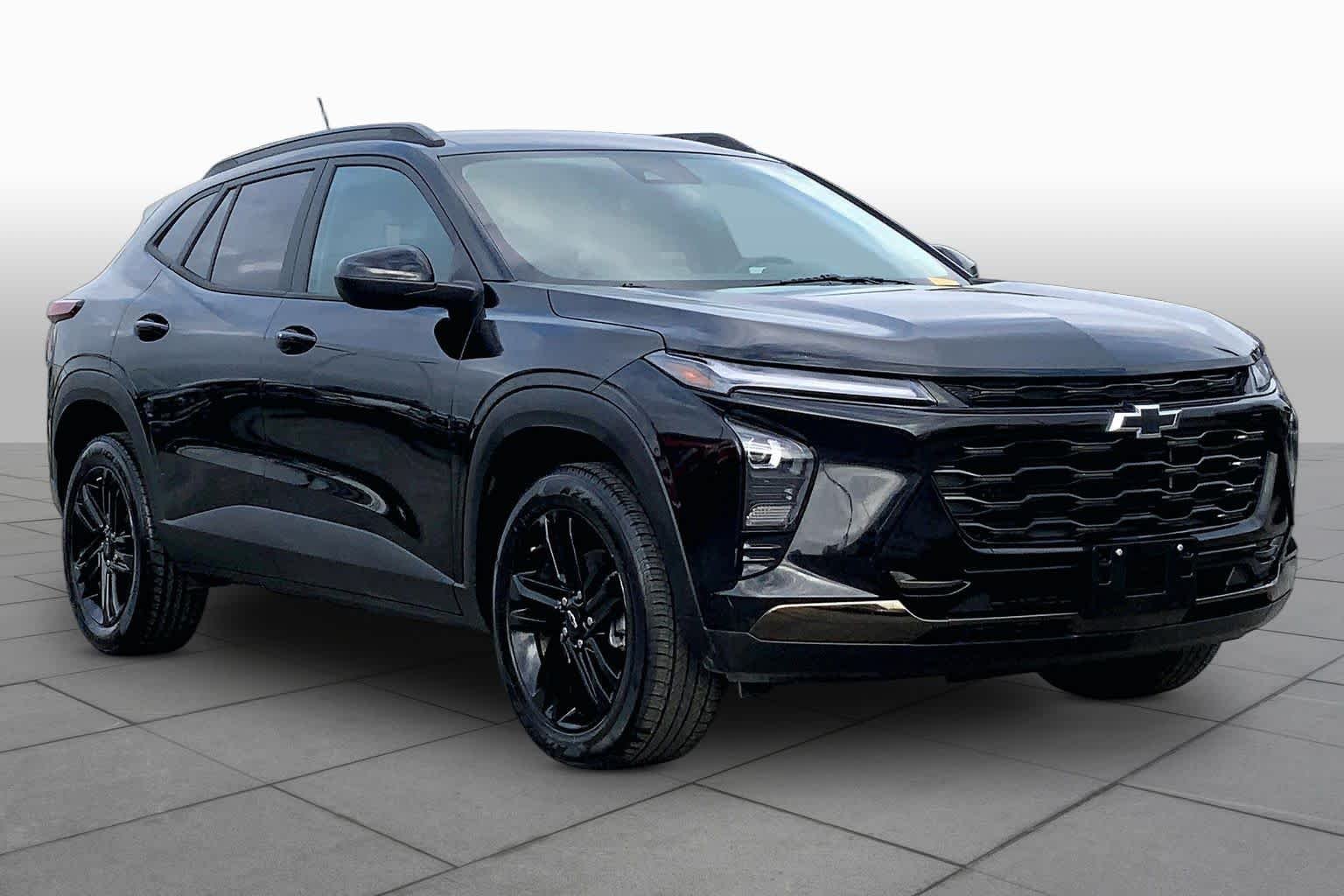 Used 2025 Mosaic Black Metallic Chevrolet ACTIV image 3