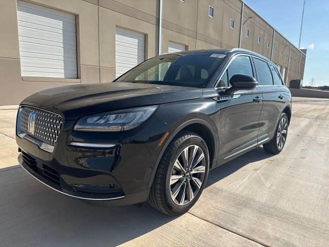 Used 2022 Black Lincoln Reserve image 1