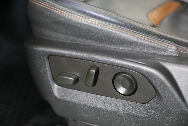 Used 2022 Black GMC AT4 image 19