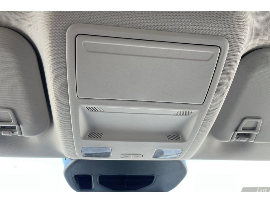 Used 2022 ICONIC SILVER Ford SE image 24