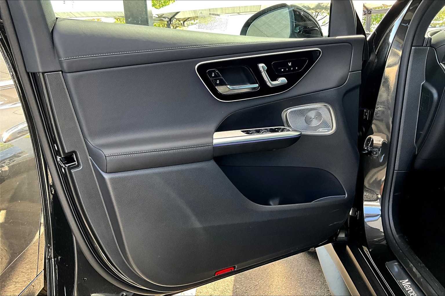 New 2026 Graphite Grey Metallic Mercedes-Benz GLC 300 image 15