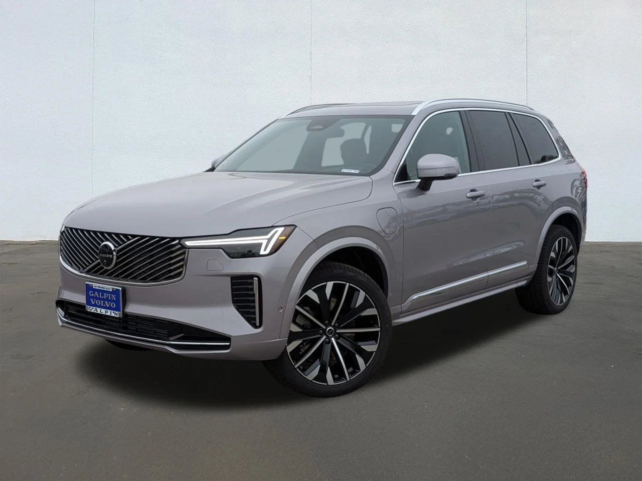 2026 Volvo XC90 T8 Recharge Plus Bright 7-Seat 4WD's photo