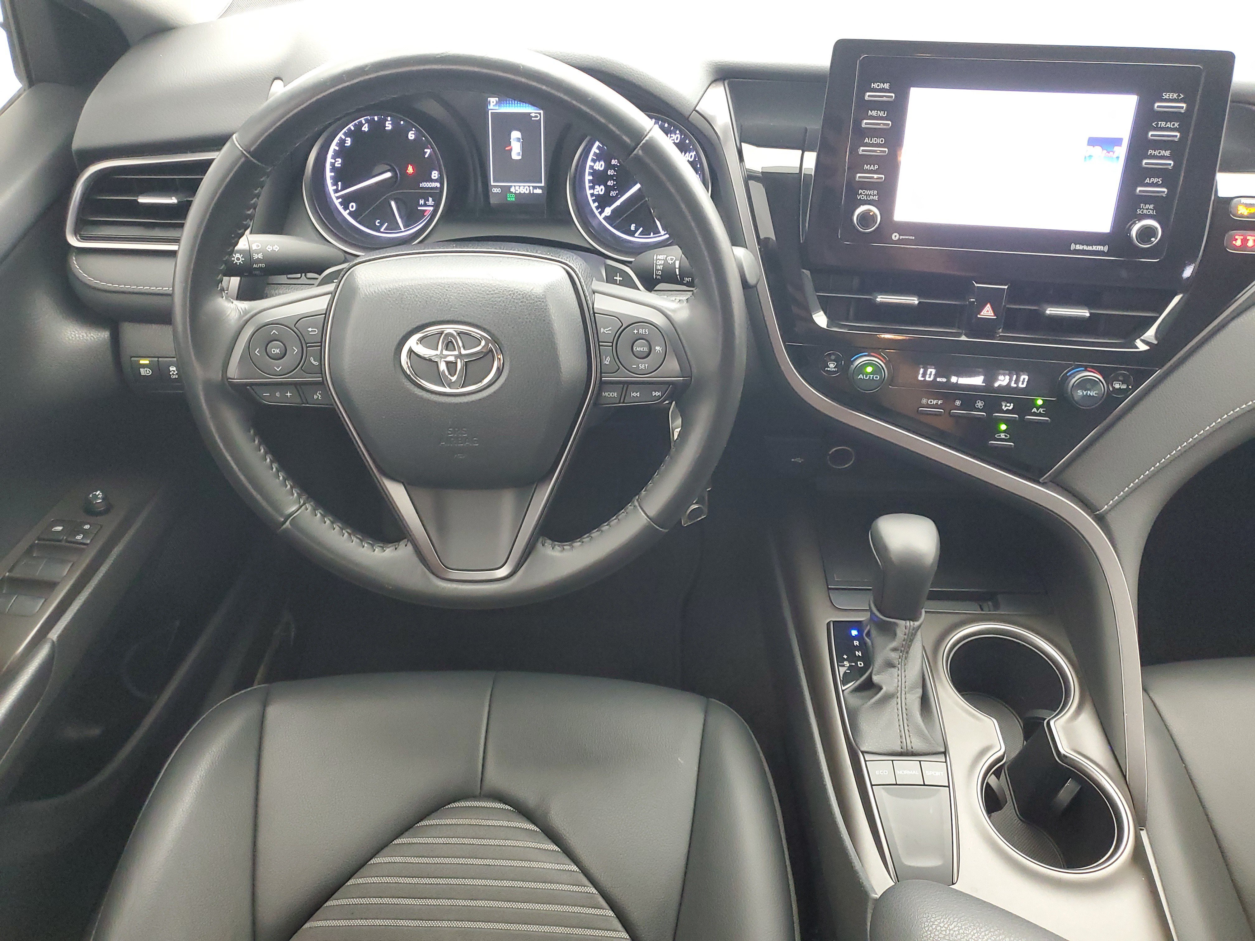 Used 2023 Ice Toyota SE image 16