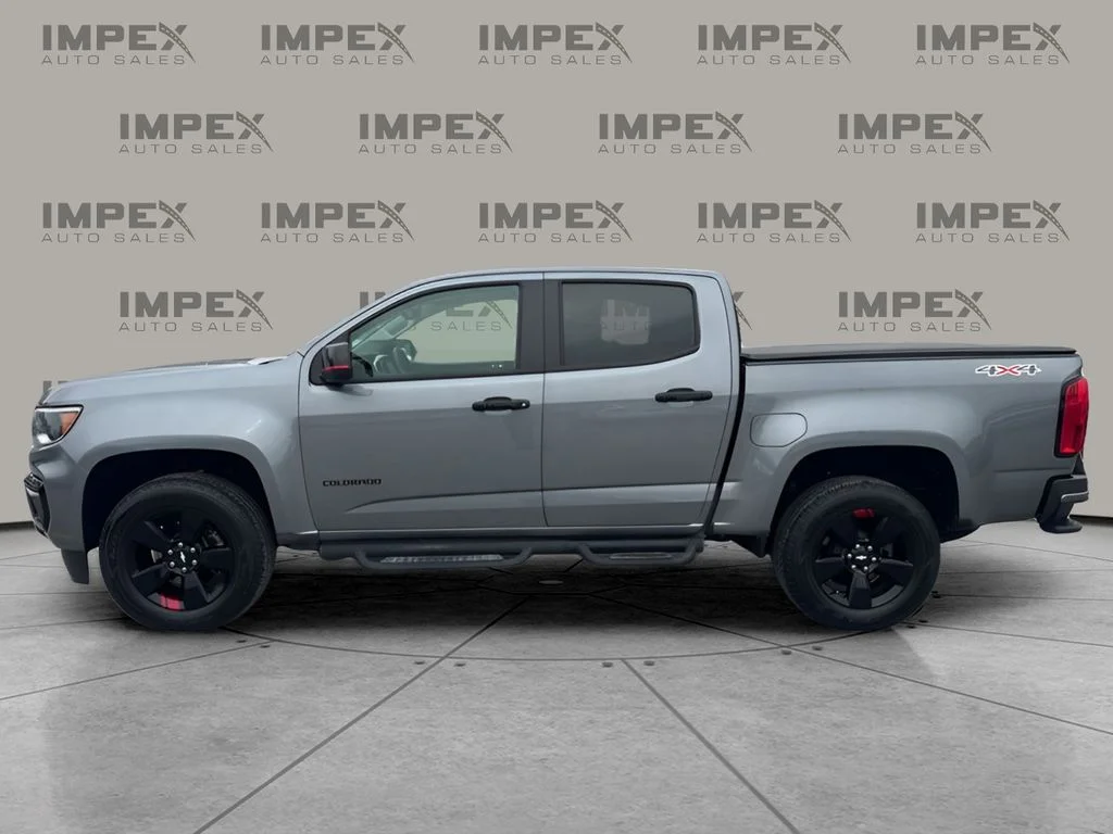 Used 2021 Gray Chevrolet LT image 2