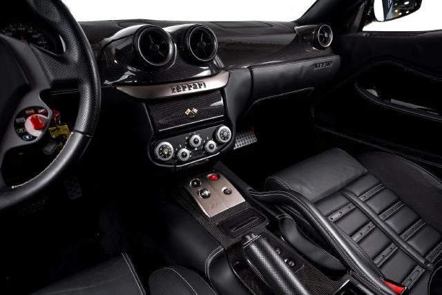 Used 2010 Nero Ferrari  image 33