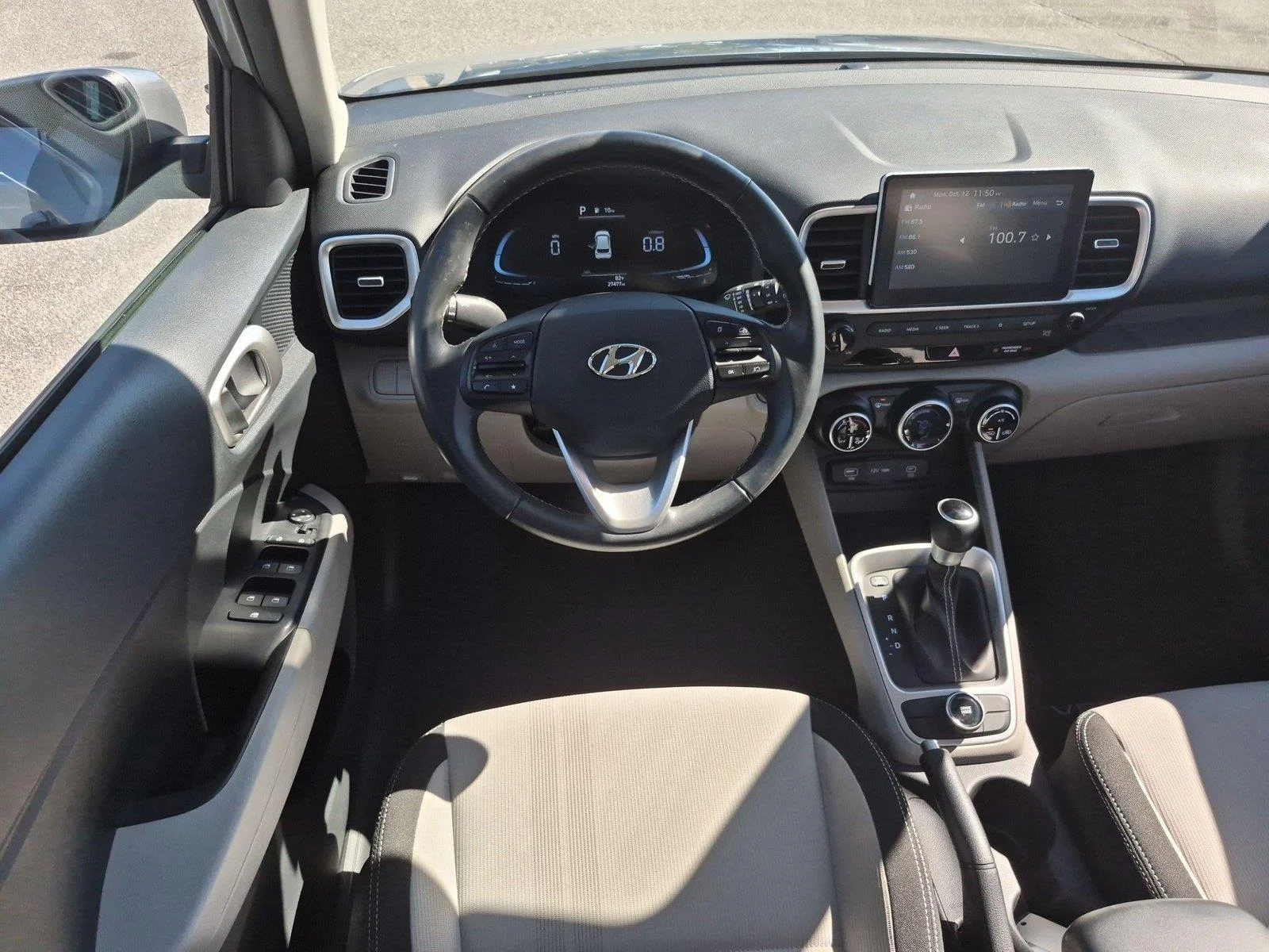 Used 2024 Shimmering Silver Hyundai SEL image 32