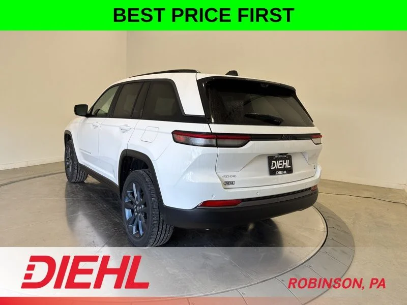 New 2026 Bright White Clear-Coat Exterior Paint Jeep Limited image 5