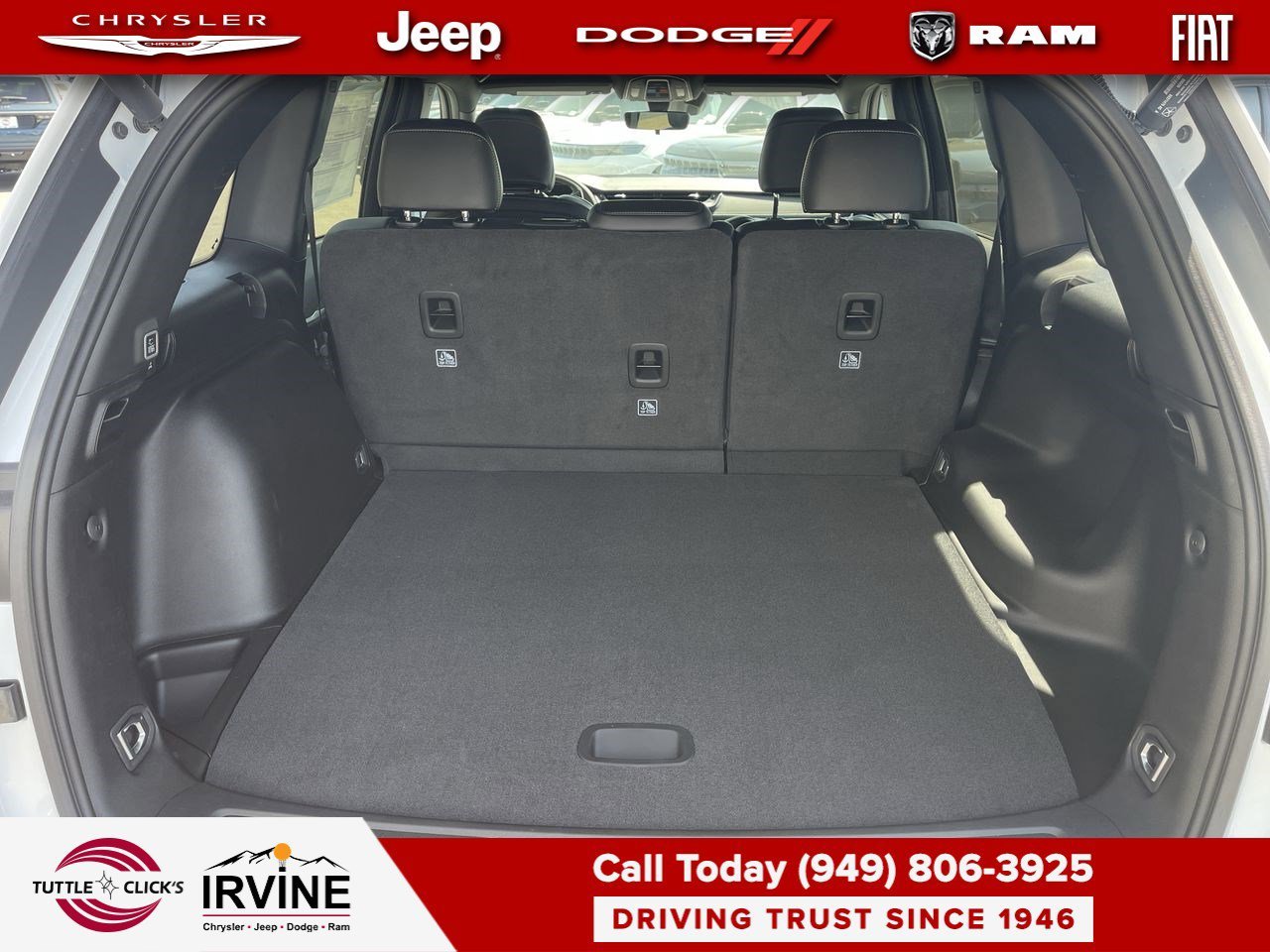 New 2026 Bright White Clear-Coat Exterior Paint Jeep Laredo Altitude image 27
