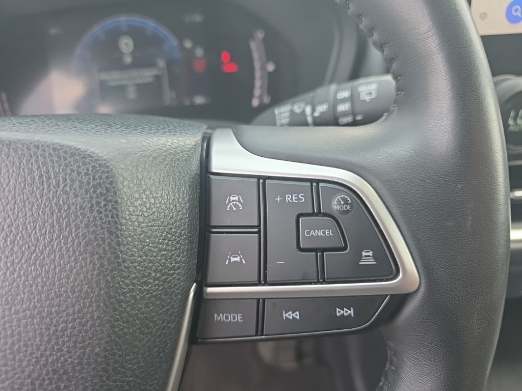 Used 2025 Silver Toyota XLE image 20