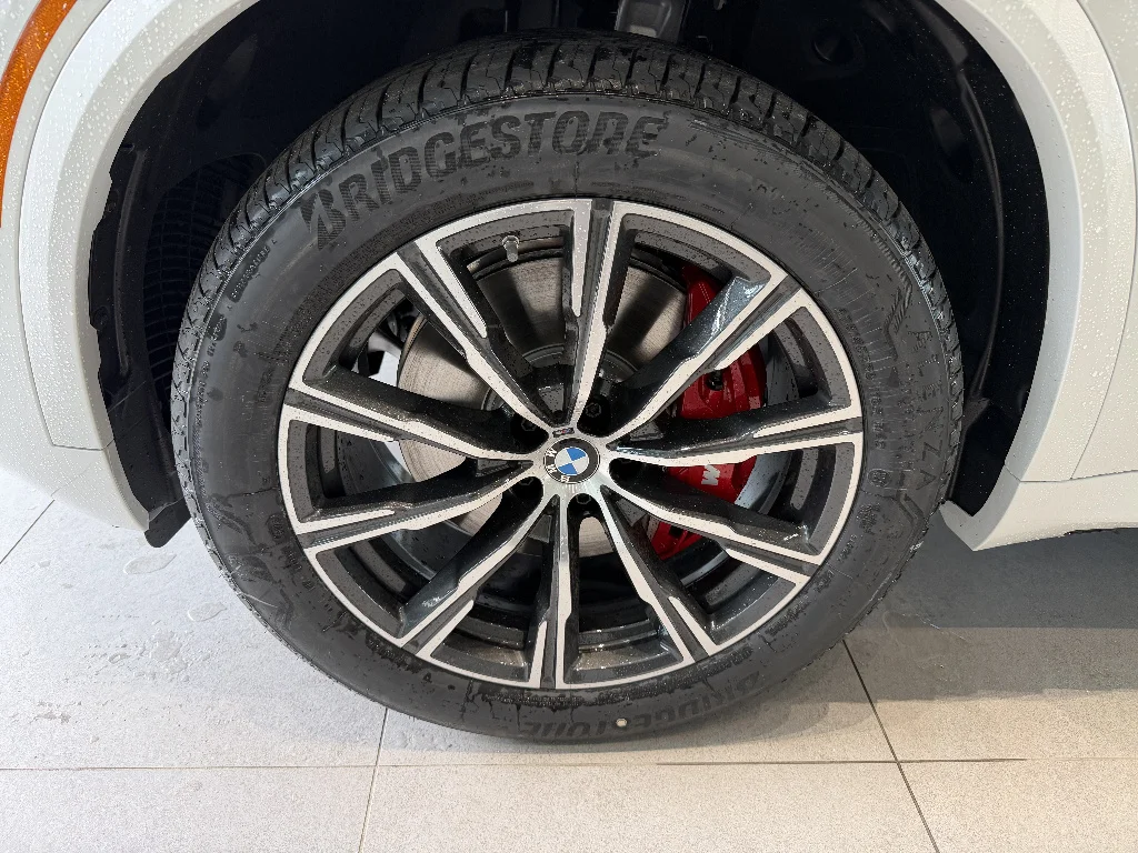 New 2026 Mineral White Metallic BMW xDrive40i image 8