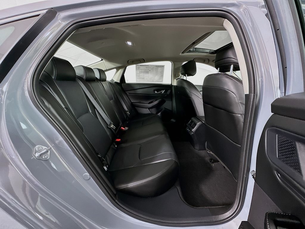 New 2026 Urban Gray Pearl Honda Touring image 28