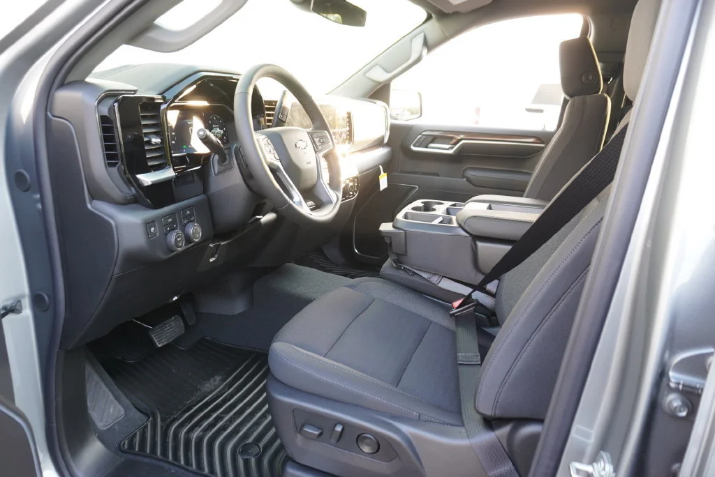 New 2026 Sterling Gray Metallic Chevrolet LT (2FL) image 10