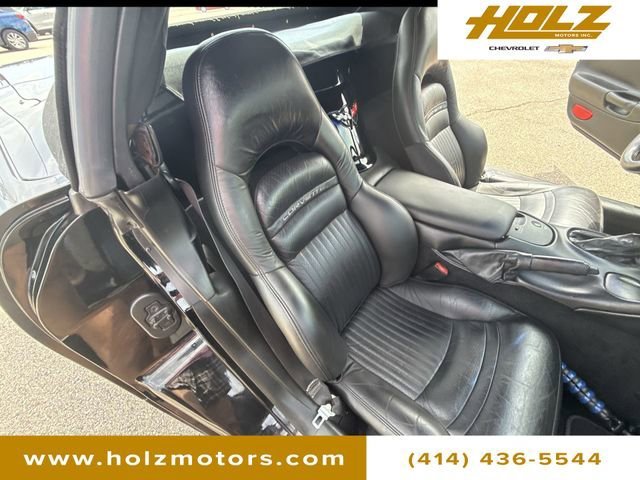 Used 2001 Black Chevrolet 2dr Convertible image 25