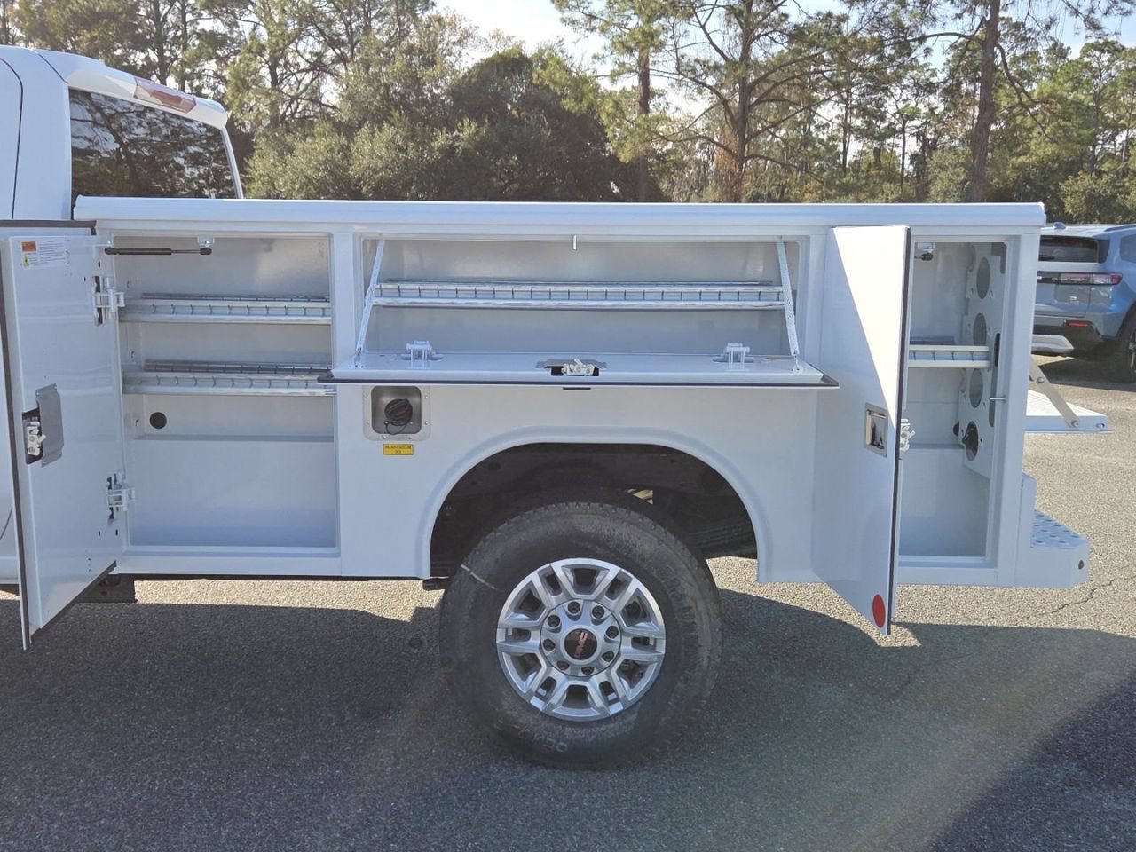 New 2026 Summit White GMC Pro image 23
