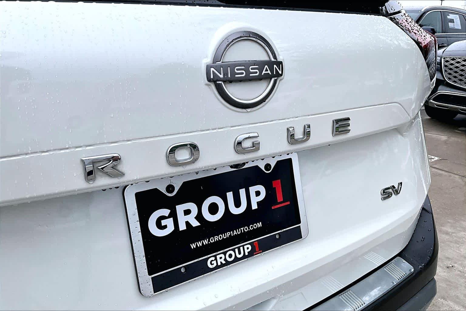 Used 2023 PEARL WHITE TRI Nissan SV image 29