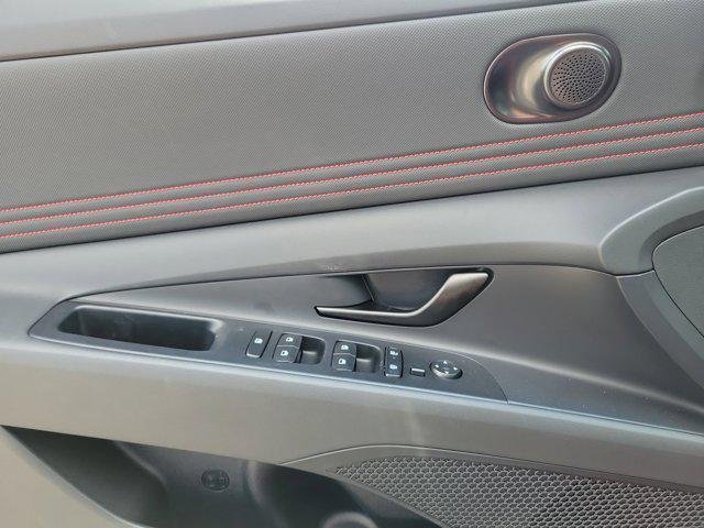 2025 Hyundai Elantra N Line - Photo 17