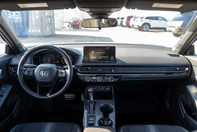 Used 2023  Honda Sport image 12