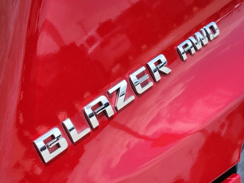 Used 2025 Radiant Red Tintcoat Chevrolet LT image 12