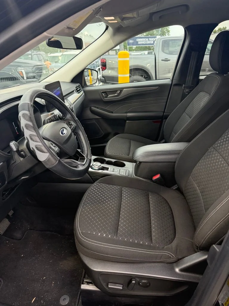 Used 2023 Black Ford Active image 9